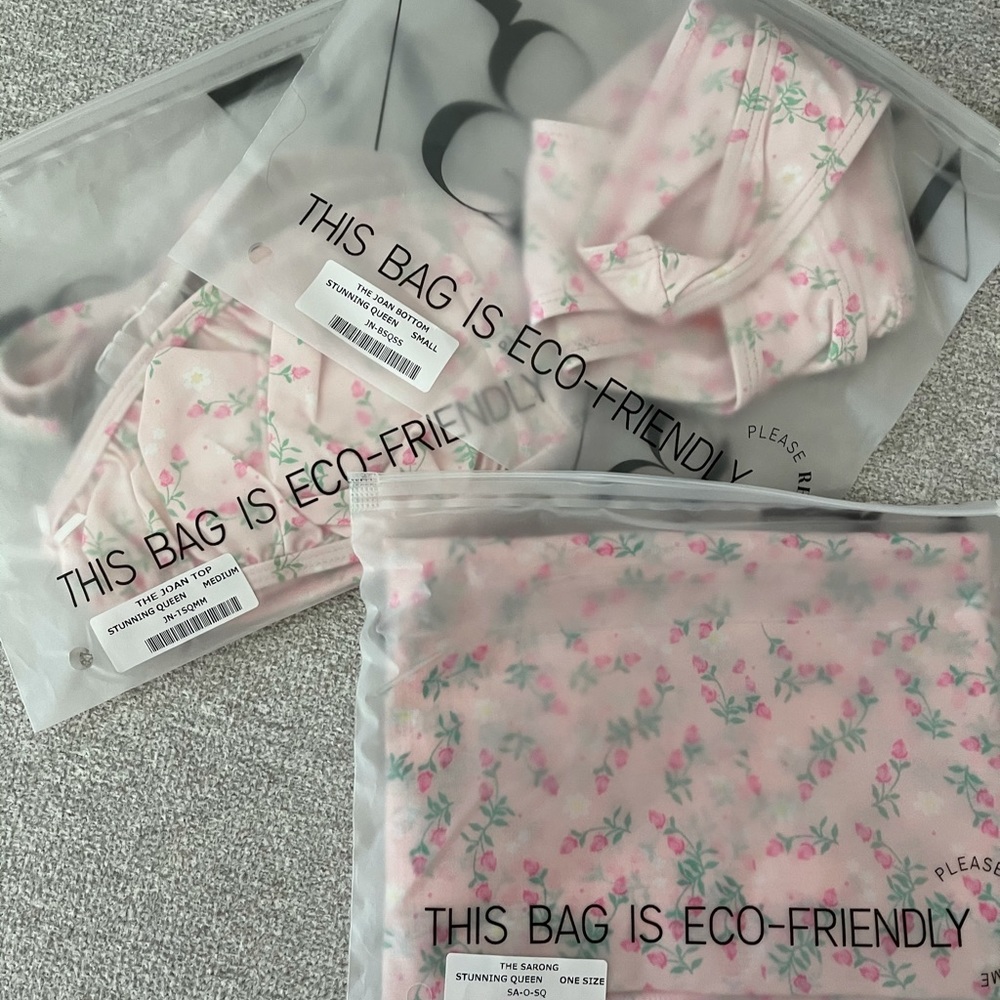 437 That’s So Sabotage Bikini Set (check size)